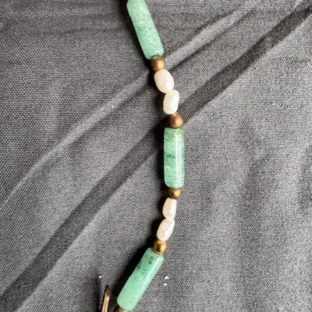 Vintage Faux Pearl and Green Stone Beaded Bracelet 7